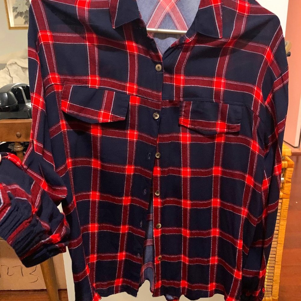 red and blue plaid button up shirt